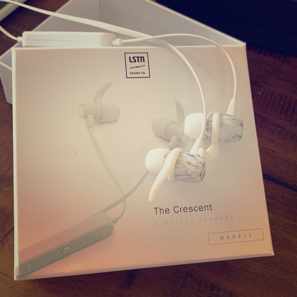 LSTN The Crescent Wireless Earbuds - NWT